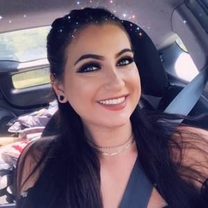 Meet your Posher, Joelle